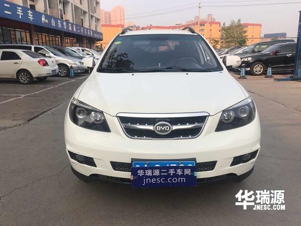 比亚迪首款SUV—比亚迪S6,全家出游无负担,4.2万就可开回家